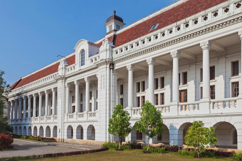 Oriental Residence Pasar Baru Jakarta Bagian luar foto